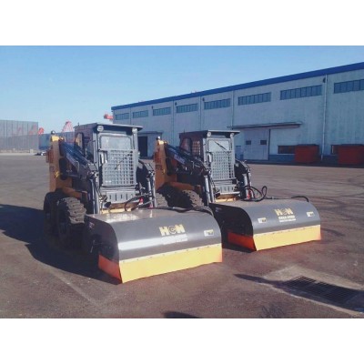 High Performance Hcn Brand 0202 Pick-up Sweeper for Street, Road Cleaner for All Brands Skid Steer Loader and Loader, Street Sweeping Machine on Asphalt Road